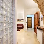 Ele Apartment *