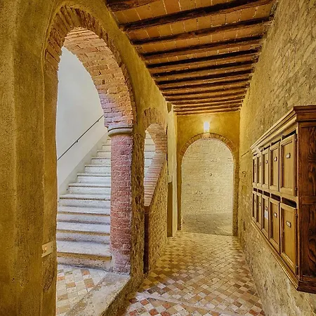 Ele Apartment