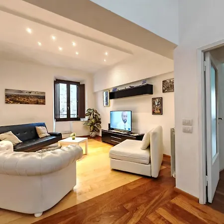 Ele Apartment