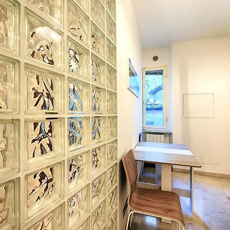 Ele Apartment *