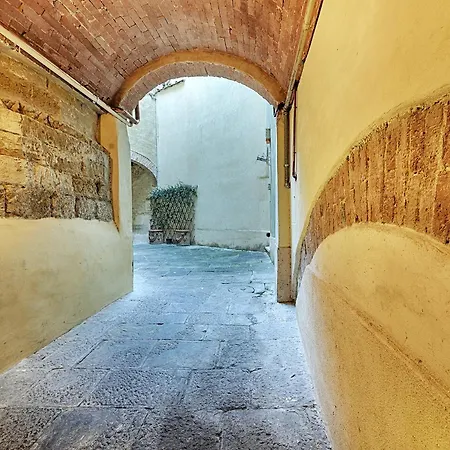 Ele Apartment